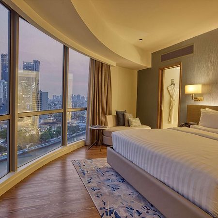 Novotel Suites Manila At Acqua Mandaluyong Exterior photo