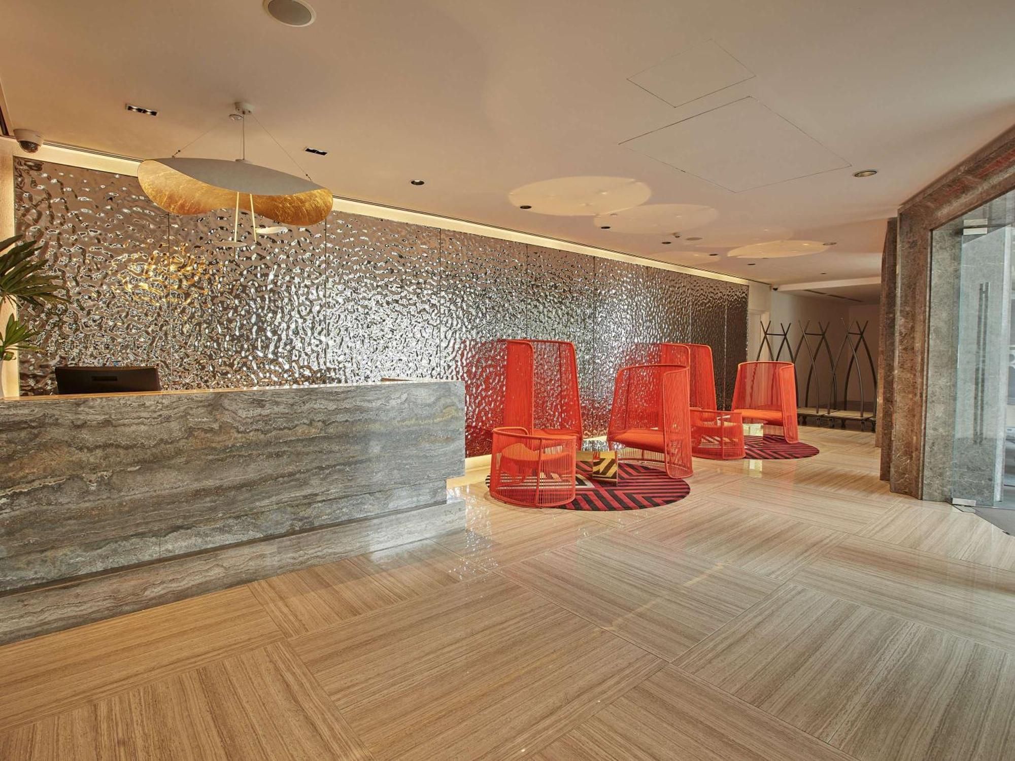 Novotel Suites Manila At Acqua Mandaluyong Exterior photo