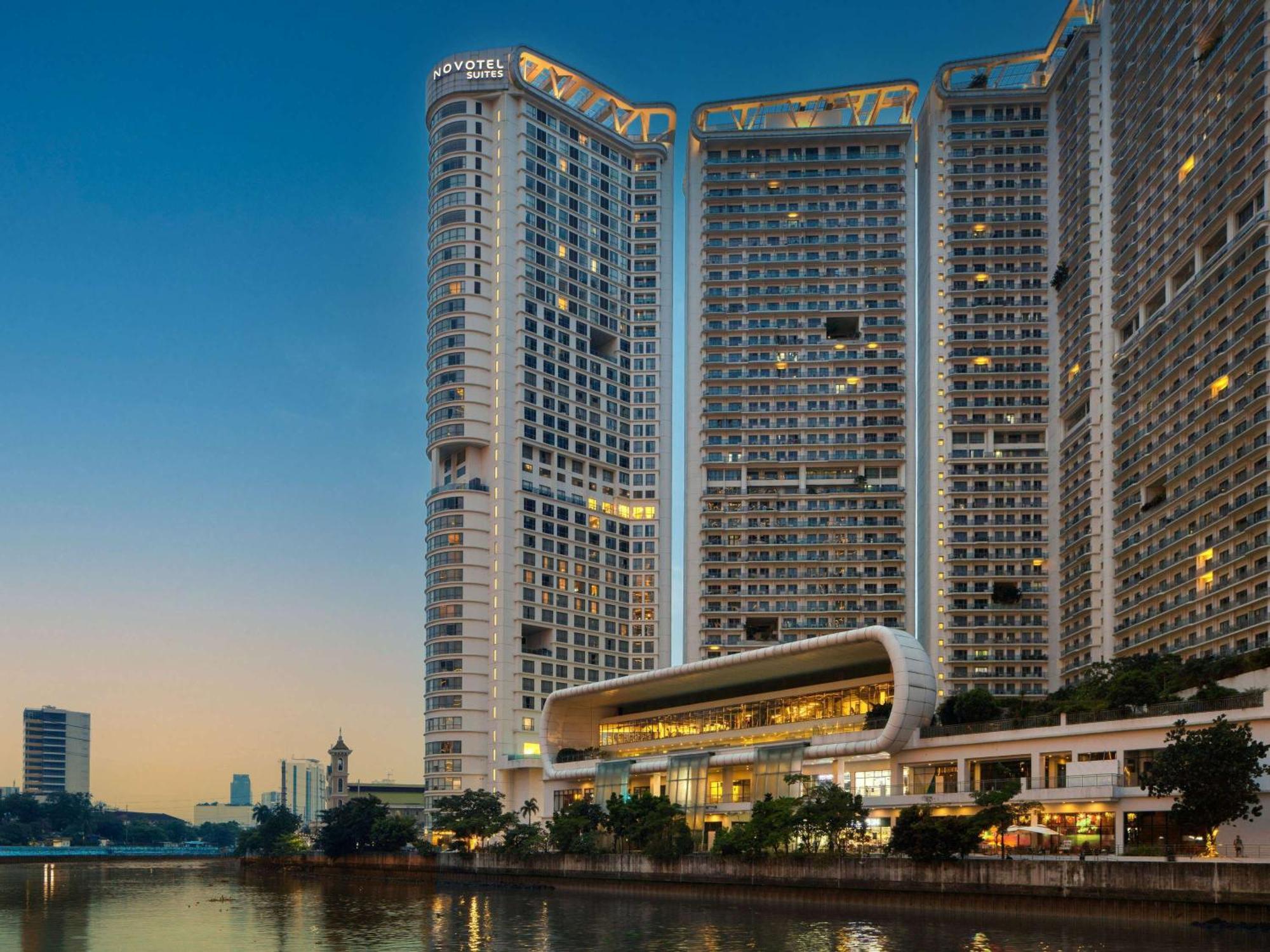 Novotel Suites Manila At Acqua Mandaluyong Exterior photo