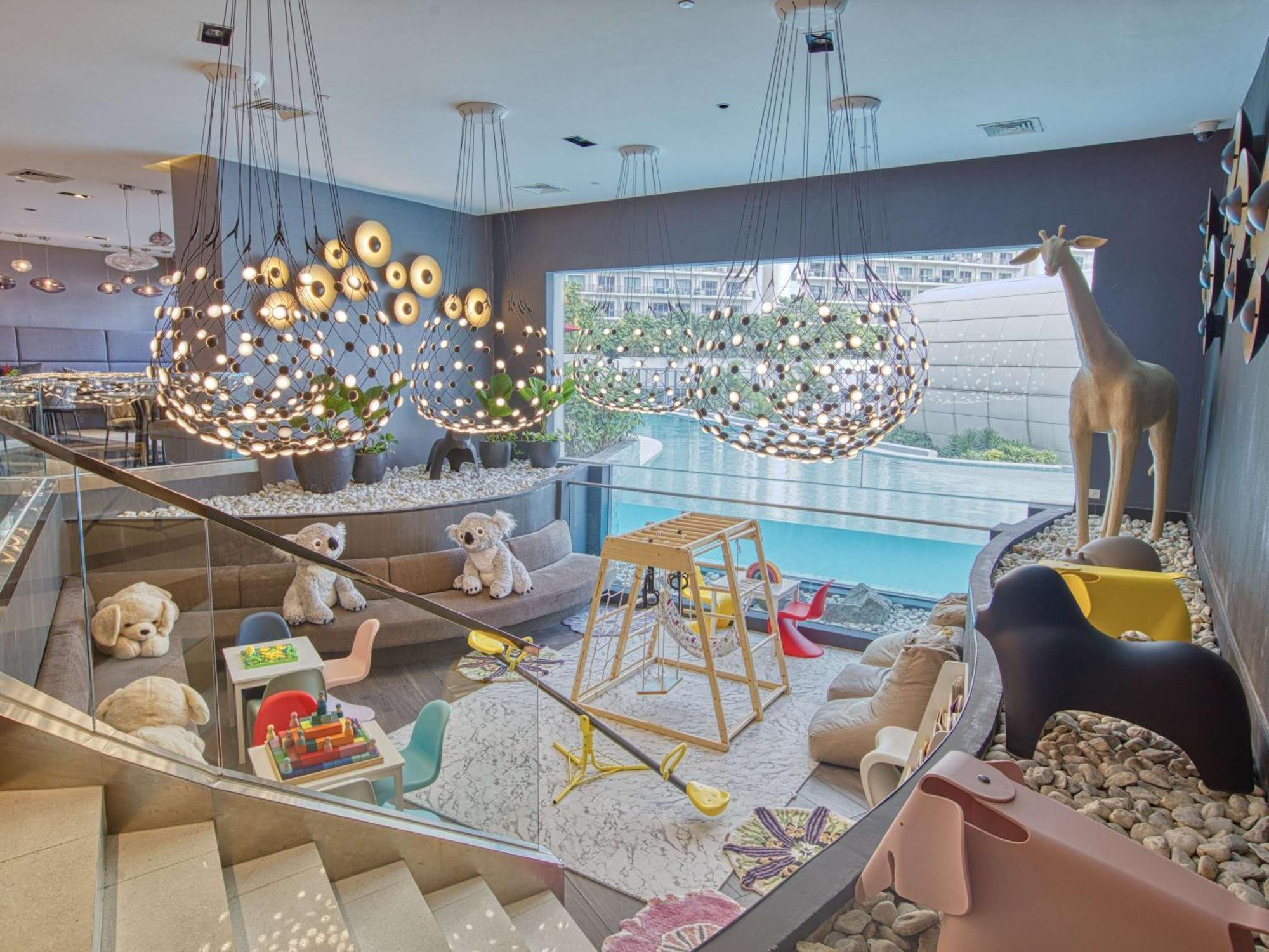 Novotel Suites Manila At Acqua Mandaluyong Exterior photo