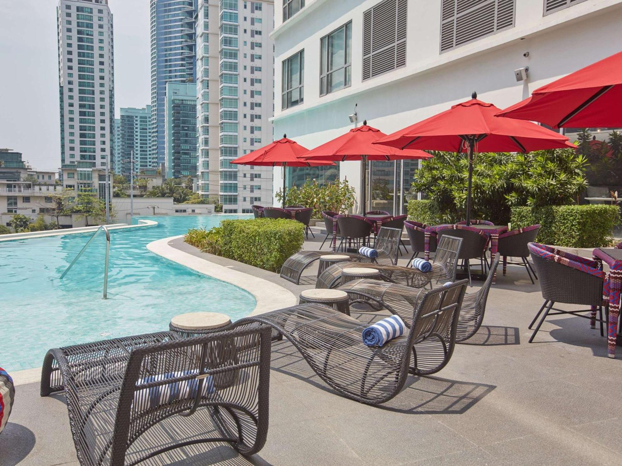 Novotel Suites Manila At Acqua Mandaluyong Exterior photo